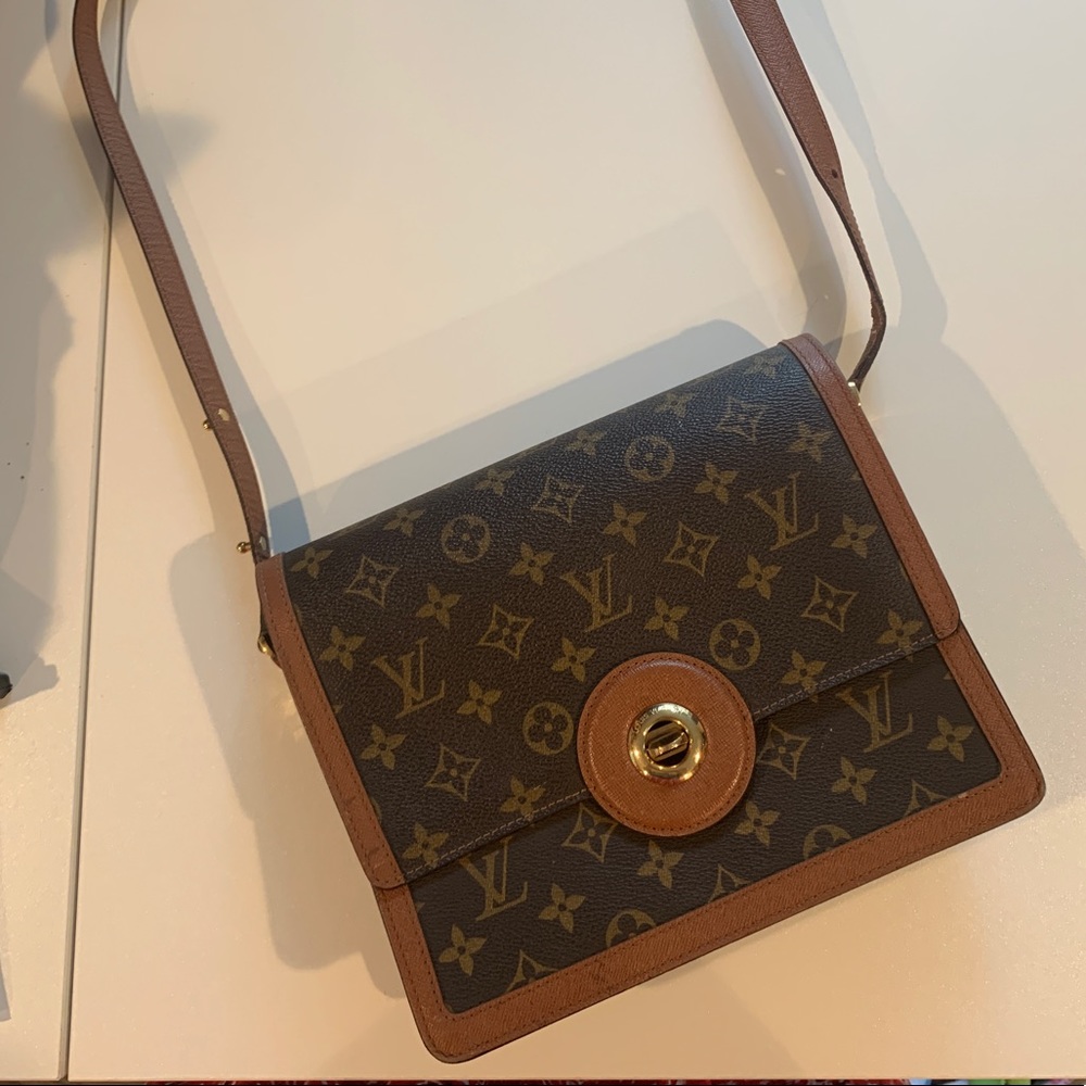Louis Vuitton shoulder bag purse